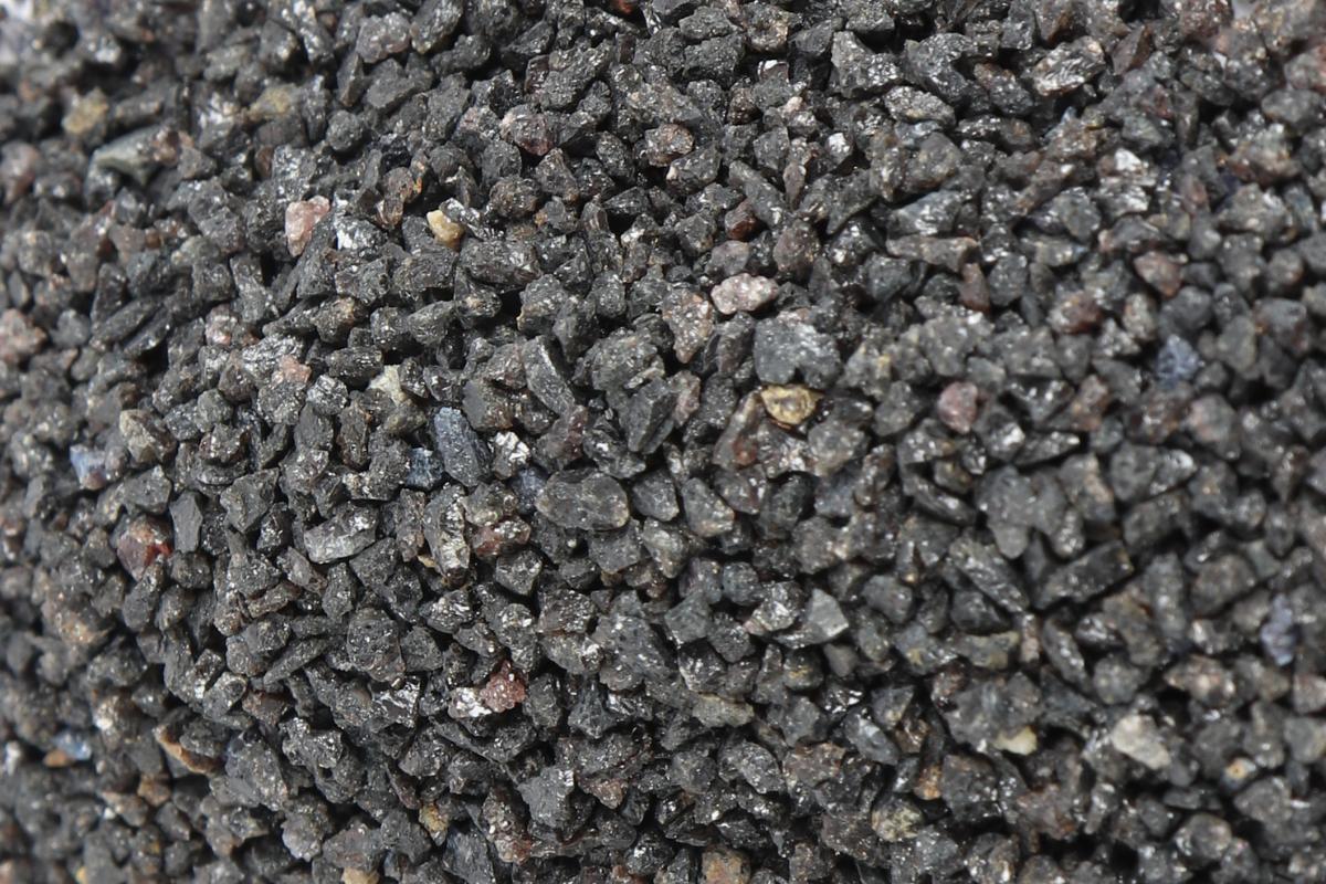 Antidumpingheffing op korund uit China? Ons bruin korund blijft gewoon leverbaar